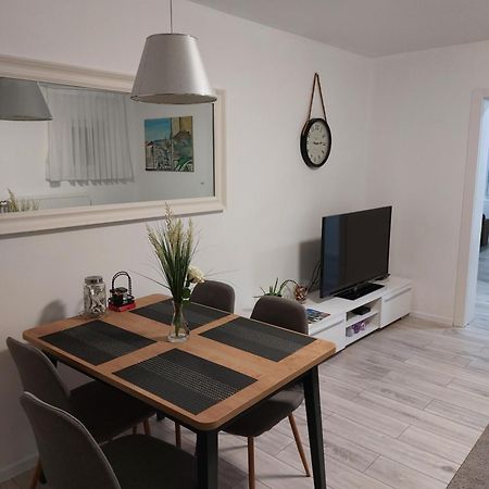 Two Bedroom Apartment 卡斯塔 外观 照片