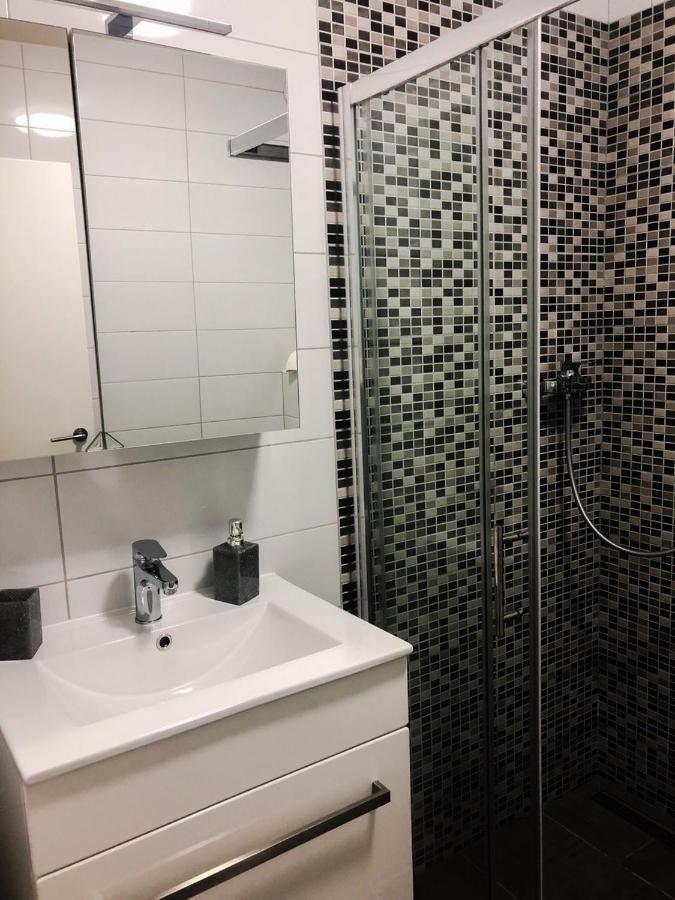 Two Bedroom Apartment 卡斯塔 外观 照片
