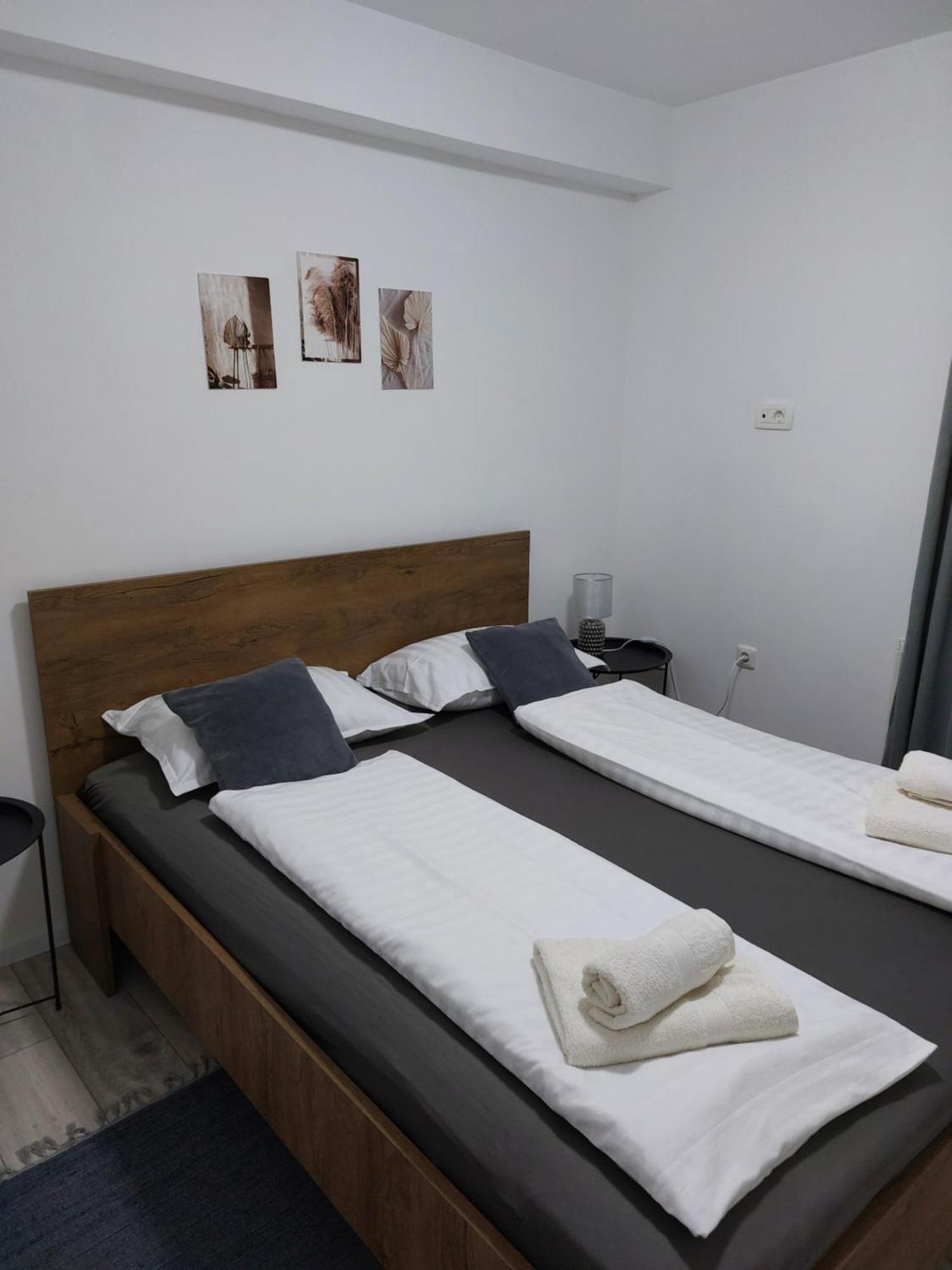 Two Bedroom Apartment 卡斯塔 外观 照片